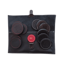 QUO ! jeu de palets en cuir artisanal fabriqué en Bretagne avec 12 palets, un Piot et une pochette en cuir