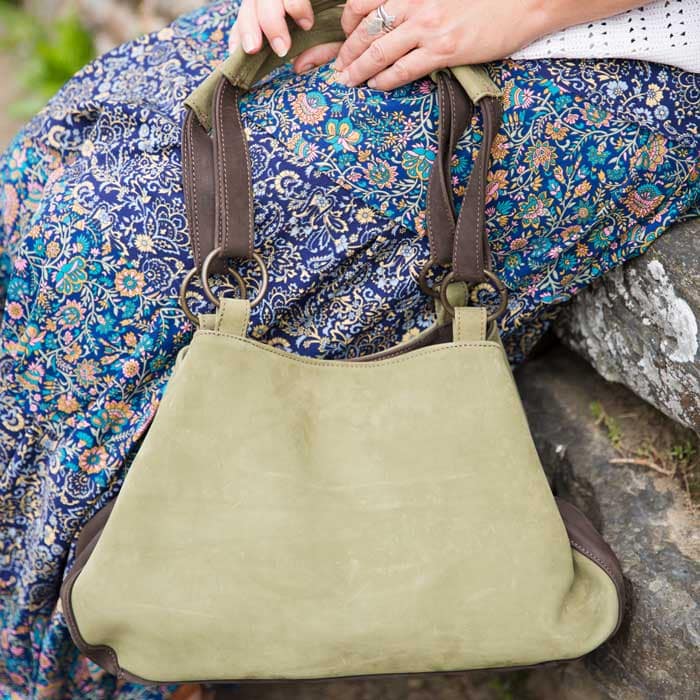 Mise en situation du sac en cuir sacaba vert