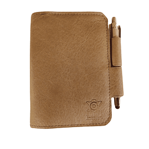 Carnet de voyage A6 en cuir, fermé par un stylo en bambou inclus