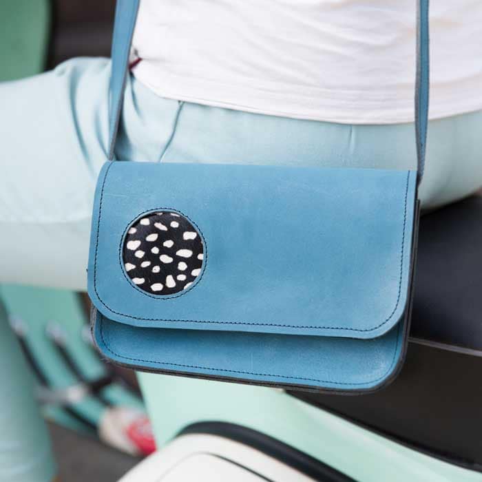 Visuel du sac catimoyen en cuir porté