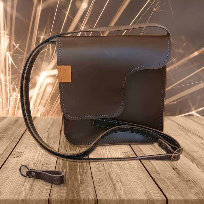 visuel de l'ensemble sacoche et porte-clé en cuir